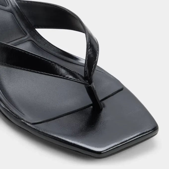Hazy Block heeled thong sandal Hazy Block heeled thong sandal