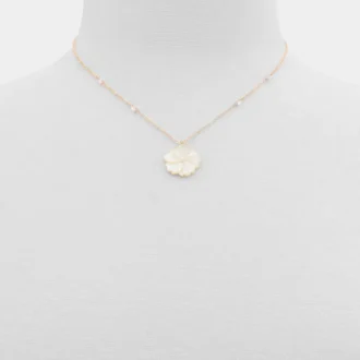 Magnollia Pendant necklace