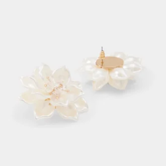 Petalpearl Statement earrings